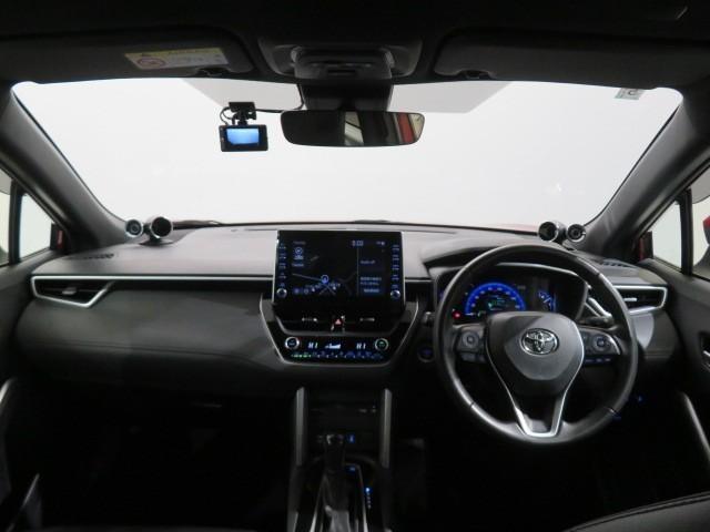 カローラクロス ハイブリッド　Ｚ　衝突被害軽減システム　メモリーナビ　バックカメラ　ＥＴＣ　ドラレコ　ＣＤ　ミュージックプレイヤー接続可　ＤＶＤ再生　電動シート　ハーフレザー　オートクルーズコントロール　ＬＥＤヘッドランプ　キーレス（7枚目）