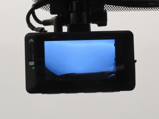 カローラクロス ハイブリッド　Ｚ　衝突被害軽減システム　メモリーナビ　バックカメラ　ＥＴＣ　ドラレコ　ＣＤ　ミュージックプレイヤー接続可　ＤＶＤ再生　電動シート　ハーフレザー　オートクルーズコントロール　ＬＥＤヘッドランプ　キーレス（12枚目）