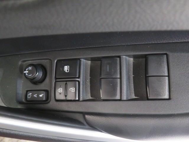 カローラクロス ハイブリッド　Ｚ　衝突被害軽減システム　メモリーナビ　バックカメラ　ＥＴＣ　ドラレコ　ＣＤ　ミュージックプレイヤー接続可　ＤＶＤ再生　電動シート　ハーフレザー　オートクルーズコントロール　ＬＥＤヘッドランプ　キーレス（27枚目）