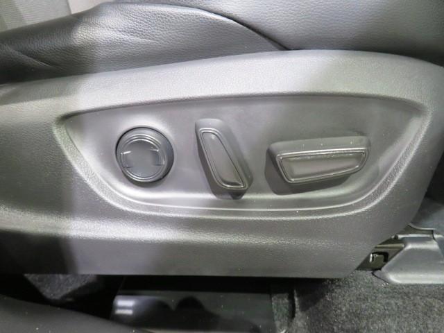 カローラクロス ハイブリッド　Ｚ　衝突被害軽減システム　メモリーナビ　バックカメラ　ＥＴＣ　ドラレコ　ＣＤ　ミュージックプレイヤー接続可　ＤＶＤ再生　電動シート　ハーフレザー　オートクルーズコントロール　ＬＥＤヘッドランプ　キーレス（29枚目）