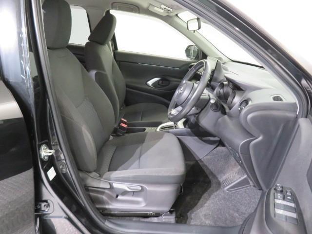 ヤリスクロス ハイブリッドG 衝突被害軽減システム メモリーナビ バックカメラ ETC CD ミュージックプレイヤー接続可 DVD再生 オートクルーズコントロール スマートキー キーレス ハイブリッド ワンオーナー(27枚目)