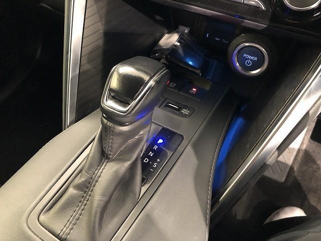 ハリアーハイブリッド Ｇ　レザーパッケージ　衝突被害軽減システム　メモリーナビ　フルセグ　バックカメラ　ＥＴＣ　ミュージックプレイヤー接続可　革シート　電動シート　オートクルーズコントロール　ＬＥＤヘッドランプ　スマートキー　キーレス（14枚目）