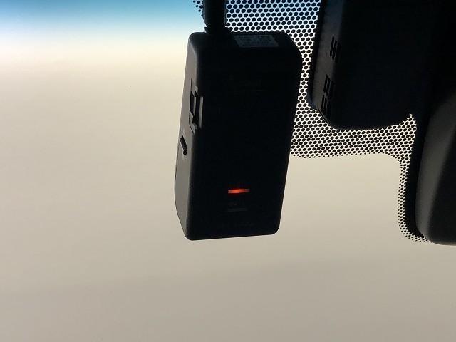 カムリ ＷＳ　衝突被害軽減システム　メモリーナビ　フルセグ　バックカメラ　ＥＴＣ　ドラレコ　ＣＤ　ミュージックプレイヤー接続可　ＤＶＤ再生　電動シート　オートクルーズコントロール　ＬＥＤヘッドランプ　スマートキー（12枚目）