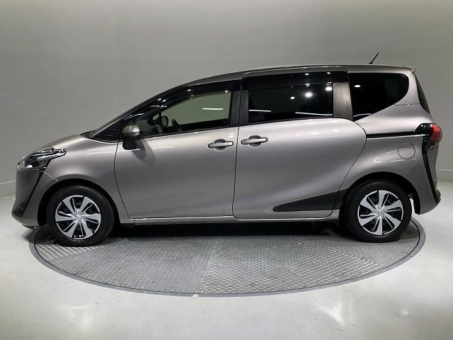 シエンタ ハイブリッド　ファンベースＧ　クエロ　衝突被害軽減システム　バックカメラ　ＥＴＣ　ミュージックプレイヤー接続可　オートクルーズコントロール　ＬＥＤヘッドランプ　両側電動スライド　スマートキー　キーレス　ハイブリッド　ワンオーナー（32枚目）