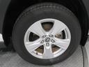 【純正アルミホイール】です!車両デザインに合わせてホイールをデザインしているため、見た目にもカッコイイアルミホイール♪洗車もラクチンで錆びません。