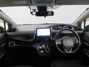 シンプルながら機能性あふれる運転席廻りです。視界性もよく、運転しやすいですよ。