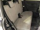 【後部座席】も当然、綺麗・清潔に仕上げております。内装の綺麗なお車は気持ちが良いですし、コンディションのいい車が多いです。これもオススメの１台です。