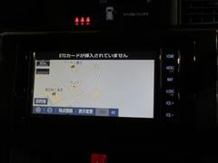 フルセグＴＶ対応ＳＤメモリーナビ！ドライブ・旅行の前日に地図を調べる必要はもうありません。車に乗って行き先を入力すれば目的地まで音声で案内してくれます。高画質ＴＶ 4