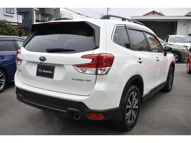 フォレスター プレミアム 新品タイヤ F+S+Rカメラ ドラレコ ナビ アイサイトver3 ステアリング連動付LEDヘッドランプ 18インチアルミ キーレスアクセス&プッシュスタート 左右独立温度調整機構付オートエアコン リヤビューカメラ ETC2.0 前席電動シート(3枚目)