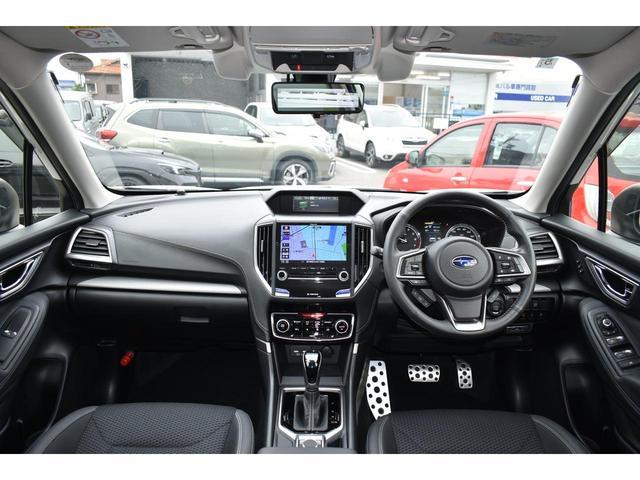 フォレスター プレミアム 新品タイヤ F+S+Rカメラ ドラレコ ナビ アイサイトver3 ステアリング連動付LEDヘッドランプ 18インチアルミ キーレスアクセス&プッシュスタート 左右独立温度調整機構付オートエアコン リヤビューカメラ ETC2.0 前席電動シート(5枚目)