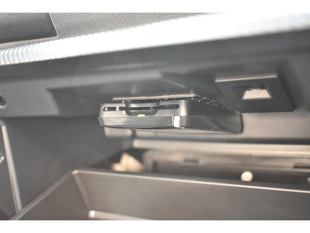 ＥＴＣは助手席前グローブＢＯＸ内に装備されています