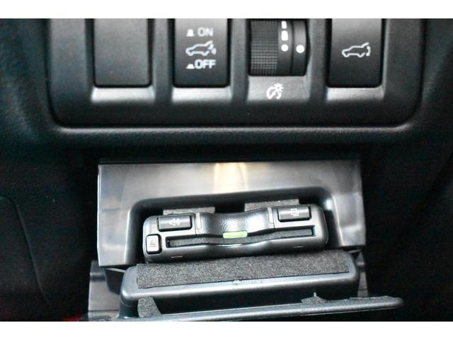 ＥＴＣは運転席インパネ右下に専用カバーによって埋め込まれています