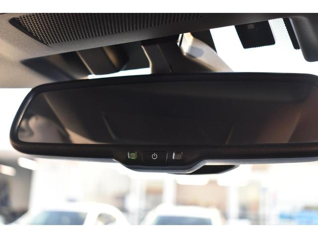 自動防眩ルームミラー装備です！