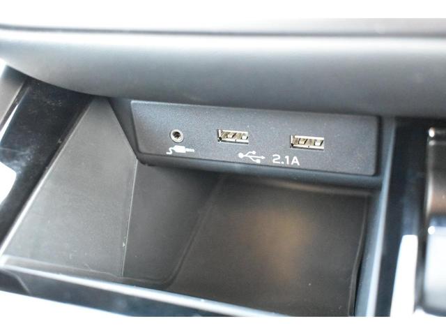 センターコンソールにはＵＳＢポートが装備されています。