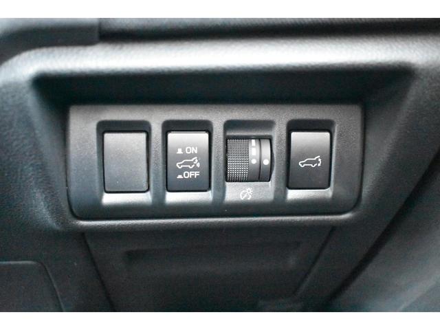 電動リヤゲート装備です。リモコンキーでも開閉できます