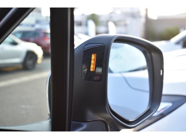 アイサイトセイフティプラスによりフロントカメラ、サイドカメラ、リヤヴィーグルディテクション、ハイビームアシストが装備されています。