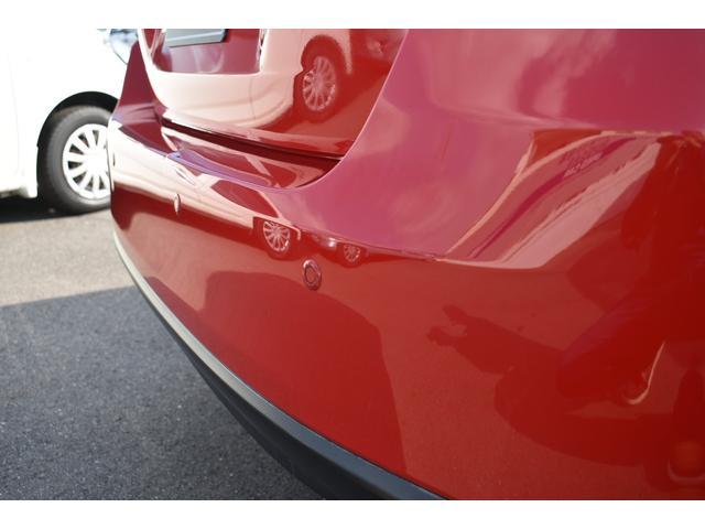 誤後進防止装置＆バックセンサー装備です。