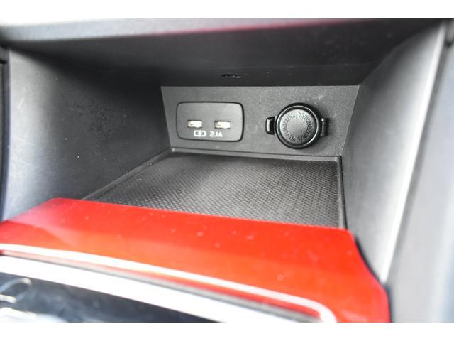 電源ソケット＆ＵＳＢポートが装備されています