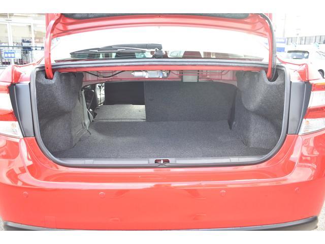 セダンでありながら広いスペースにお荷物をたくさん載せてお出かけをお楽しみ頂けます。