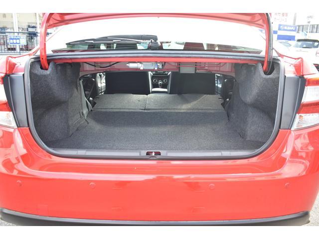 セダンでありながら広いスペースにお荷物をたくさん載せてお出かけをお楽しみ頂けます。