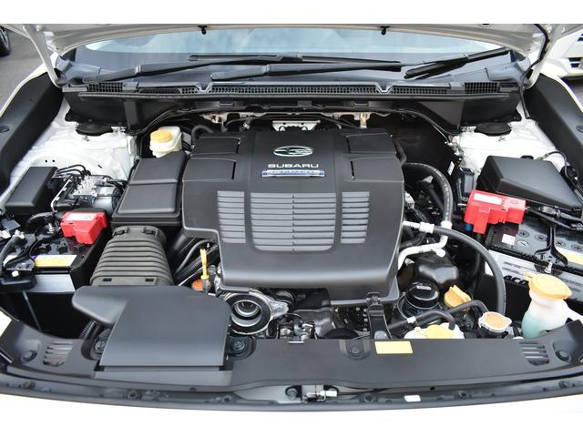 外から見えないエンジンルーム内もしっかりとクリーニングしてあります！