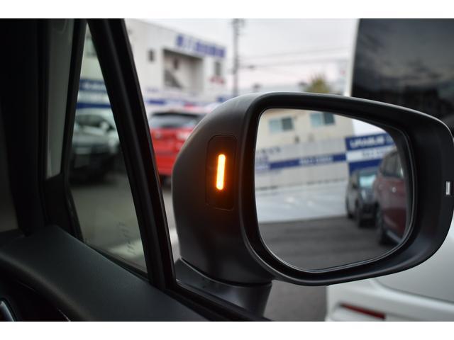 ［リヤビークルディテクション］後方からの車の接近もＬＥＤで知らせてくれます