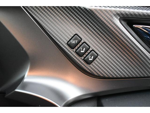 運転席は２メモリー機能付きパワーシートです。