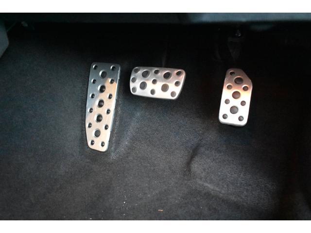 アルミペダル装備です。