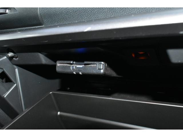 ＥＴＣは助手席前グローブＢＯＸ内に装備されています