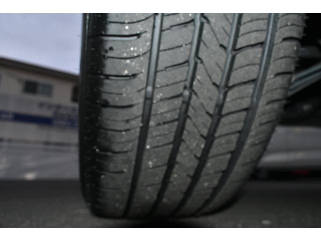 右後ろタイヤ　タイヤ４本新品交換済みです！ダンロップ：グラントレックＰＴ５！タイヤパンク保証プログラム販売中！もしもの時にタイヤ４本新品交換！詳細はスタッフまで！※ホイールロックナットは展示用です。