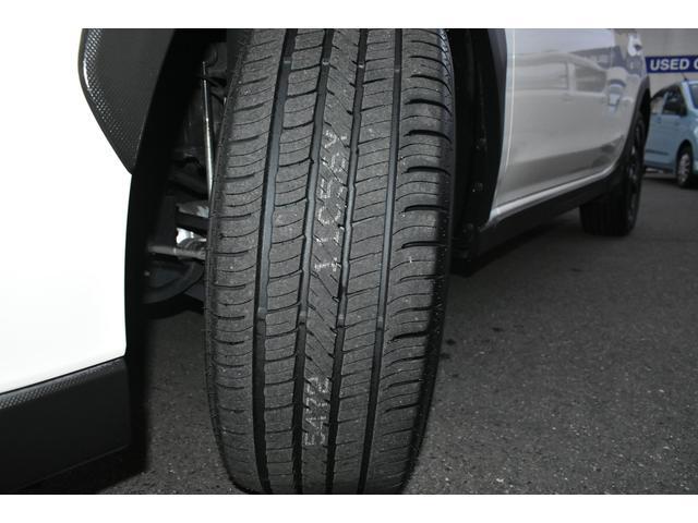 左前タイヤ　タイヤ４本新品交換済みです！ダンロップ：グラントレックＰＴ５！タイヤパンク保証プログラム販売中！もしもの時にタイヤ４本新品交換！詳細はスタッフまで！※ホイールロックナットは展示用です。