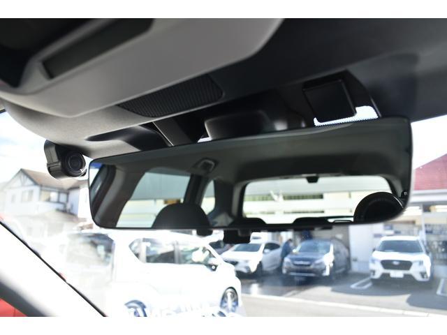 �A�C�T�C�g�Z�C�t�e�B�v���X�ɂ��t�����g�J�����A�������B�[�O���f�B�e�N�V�����A�n�C�r�[���A�V�X�g�A�X�}�[�g�r���[���j�^�[����������Ă��܂��B