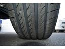 左後ろタイヤ　タイヤはひびもなく良好です！詳細は各タイヤ写真をご覧ください。タイヤパンク保証プログラム販売中！もしもの時にタイヤ４本新品交換！詳細はスタッフまで！※ホイールロックナットは展示用です。