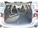 4:2:4分割可倒式リヤシートで長物も積載可能です。全て倒せばさらに広い空間が確保できます!