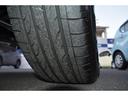 左後ろタイヤ　タイヤはひびもなく良好です！詳細は各タイヤ写真をご覧ください。タイヤパンク保証プログラム販売中！もしもの時にタイヤ４本新品交換！詳細はスタッフまで！※ホイールロックナットは展示用です。