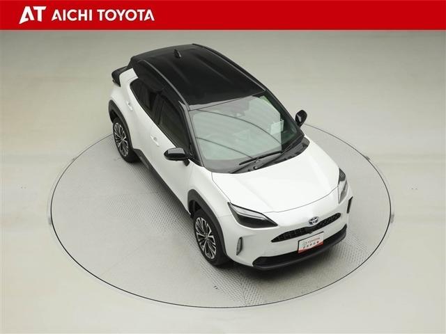 ヤリスクロス ハイブリッドＺ　ドライブレコーダ　インテリジェントキー　アルミホイル　ＬＥＤライト　１オ－ナ－　リアカメラ　クルーズコントロール　横滑り防止システム　ナビＴＶ　メモリーナビゲーション　電動シ－ト　パワステ　キーフリー（16枚目）