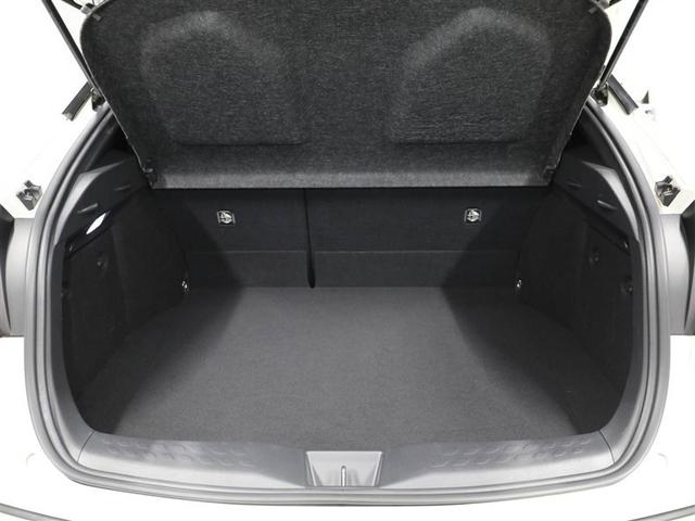 Ｃ－ＨＲ Ｇ　ハーフ革　ＴＳＳ　ＡＣ１００Ｖ電源　ワンオナ　ＤＶＤ再生可　ＬＥＤヘッド　バックモニタ　イモビライザー　ナビ＆ＴＶ　ＥＴＣ付　キーフリーシステム　スマキー　横滑り防止機能　クルーズＣ　エアバッグ（21枚目）