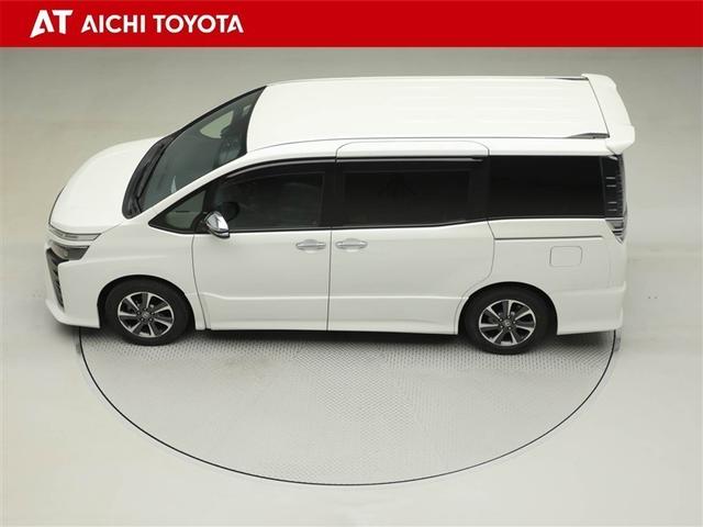 ヴォクシー ＺＳ　煌ＩＩＩ　プリクラッシュ　スマートキ　アイスト　ＤＶＤ再生機能　横滑り防止装置　ナビＴＶ　アルミ　三列シート　ＷＡＣ　盗難防止　オートエアコン　キーレス　ＥＴＣ装備　パワステ　メモリナビ　クルコン　ＡＢＳ（11枚目）