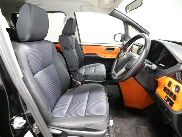 ヴォクシー ＺＳ　地デジ　盗難防止システム　オートエアコン　ダブルエアバッグ　ＤＶＤ再生可　ＥＴＣ　ＬＥＤヘッドライト　キーレスエントリー　メモリーナビ　ナビＴＶ　ＡＵＸ　３列シート　リアオートエアコン　横滑り防止（19枚目）