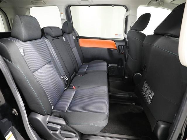 ヴォクシー ＺＳ　地デジ　盗難防止システム　オートエアコン　ダブルエアバッグ　ＤＶＤ再生可　ＥＴＣ　ＬＥＤヘッドライト　キーレスエントリー　メモリーナビ　ナビＴＶ　ＡＵＸ　３列シート　リアオートエアコン　横滑り防止（20枚目）