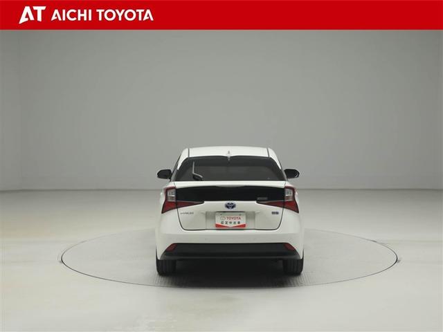 プリウス Ｓツーリングセレクション　メディアプレイヤー接続　ＤＶＤ視聴可　ワンオーナー車　フルセグテレビ　ＬＥＤヘッド　オートエアコン　サイドエアバッグ　スマートキ－　オートクルーズ　横滑り防止機能　キーフリー　アルミ　ＡＢＳ　ＥＴＣ（5枚目）