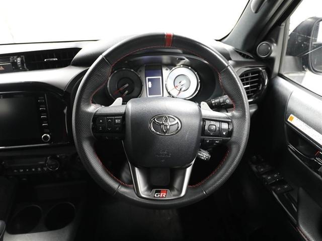 各操作スイッチなどもハンドルから手を放すことなく操作可能で安全運転に支援いたします!