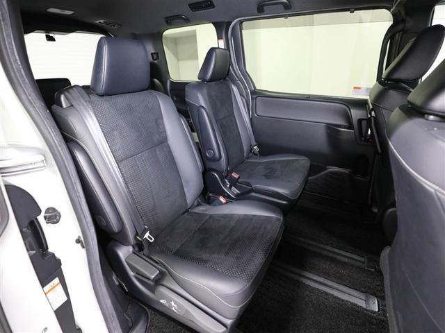 ヴォクシー ZS 煌III プリクラッシュ スマートキ アイスト DVD再生機能 横滑り防止装置 ナビTV アルミ 三列シート WAC 盗難防止 オートエアコン キーレス ETC装備 パワステ メモリナビ クルコン ABS(20枚目)