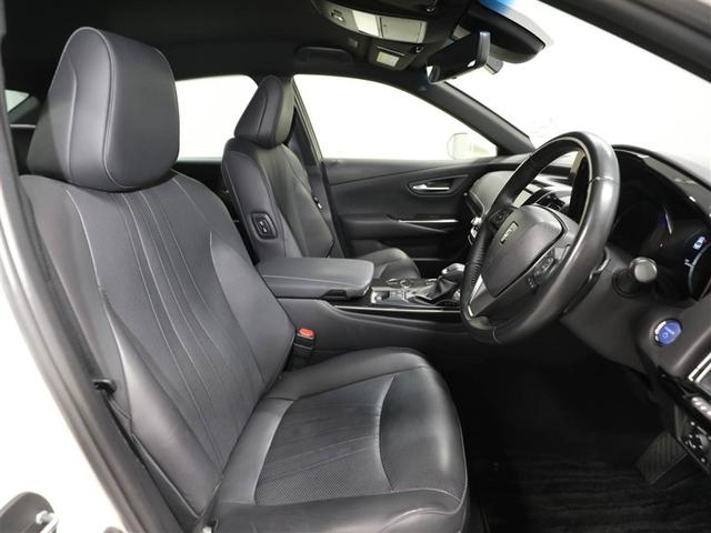 クラウンハイブリッド Ｓ　Ｃパッケージ　Ｆｏｕｒ　ドライブレコーダー　プリクラッシュ　ＡＣ１００Ｖ　キーレス　パワーシート　スマートキー　Ｂカメラ　フルセグＴＶ　ナビ＆ＴＶ　ＤＶＤ再生　ＬＥＤヘッドランプ　アルミホイール　４ＷＤ　ＥＴＣ　ワンオーナー（19枚目）