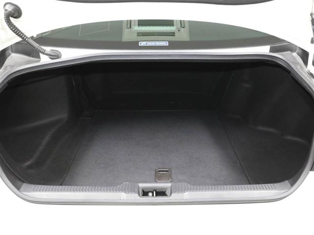 クラウンハイブリッド Ｓ　Ｃパッケージ　Ｆｏｕｒ　ドライブレコーダー　プリクラッシュ　ＡＣ１００Ｖ　キーレス　パワーシート　スマートキー　Ｂカメラ　フルセグＴＶ　ナビ＆ＴＶ　ＤＶＤ再生　ＬＥＤヘッドランプ　アルミホイール　４ＷＤ　ＥＴＣ　ワンオーナー（21枚目）