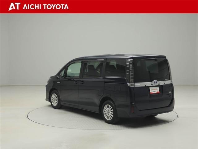 ヴォクシー ハイブリッドＸ　ＡＣ　キーレスエントリー　ナビ・ＴＶ　ＤＶＤ　リアオートエアコン　両側自動ドア　ＬＥＤヘッドライト　バックモニター　三列シート　盗難防止　スマートキー　アルミホイール　ＥＴＣ車載器　横滑り防止　ＰＳ（4枚目）