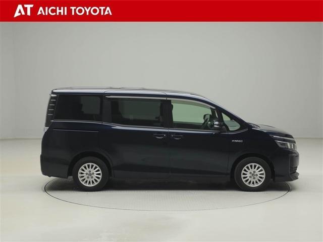 ヴォクシー ハイブリッドＸ　ＡＣ　キーレスエントリー　ナビ・ＴＶ　ＤＶＤ　リアオートエアコン　両側自動ドア　ＬＥＤヘッドライト　バックモニター　三列シート　盗難防止　スマートキー　アルミホイール　ＥＴＣ車載器　横滑り防止　ＰＳ（7枚目）