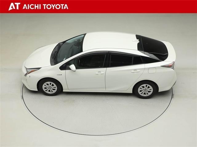 プリウス Ｓ　ＤＶＤ視聴可能　ＬＥＤヘット　地デジテレビ　盗難防止システム　スマキー　ＡＣ　ナビ＆ＴＶ　メディアプレイヤー接続　横滑り防止システム　バックガイドモニター　ＥＴＣ車載器　アルミホイール　リモコンキー（11枚目）