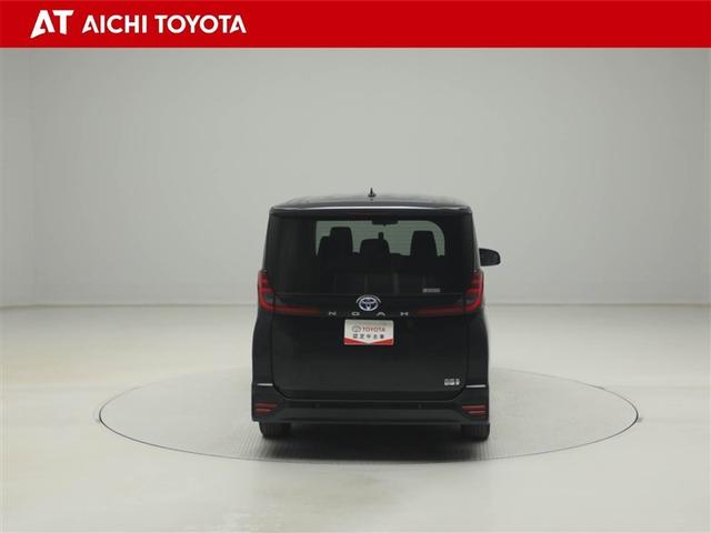 ノア ハイブリッドＳ－Ｚ　横滑り防止機能　エアバッグ　オートクルーズコントロール　地デジ　両側自動ドア　ダブルエアコン　スマートエントリー　ＬＥＤランプ　バックモニター　メモリナビ　３列シート　ＥＴＣ付き　ＡＢＳ　ＡＣ１００Ｖ（5枚目）