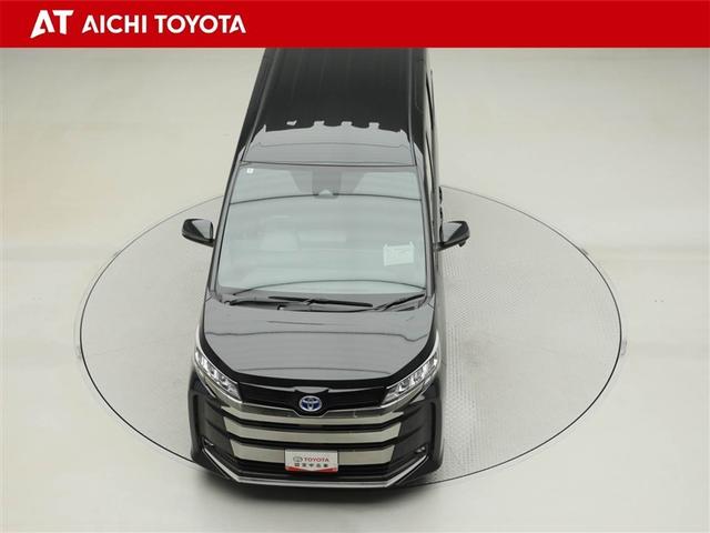 ノア ハイブリッドＳ－Ｚ　横滑り防止機能　エアバッグ　オートクルーズコントロール　地デジ　両側自動ドア　ダブルエアコン　スマートエントリー　ＬＥＤランプ　バックモニター　メモリナビ　３列シート　ＥＴＣ付き　ＡＢＳ　ＡＣ１００Ｖ（17枚目）